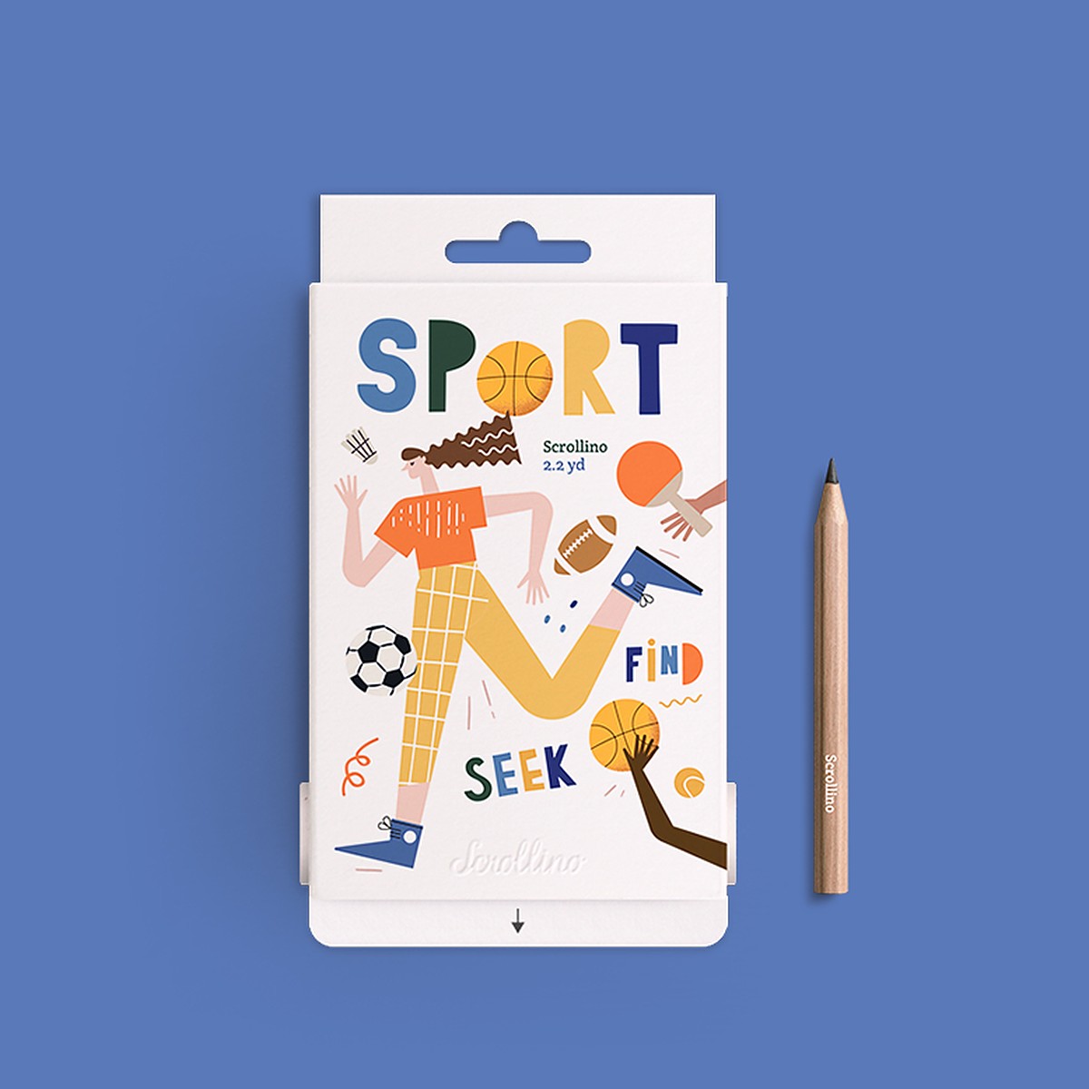 スポーツの世界にかくれたアイテムを探す、さがしもの絵本です。見つけたら、色をぬって楽しむこともできます。■Scrollino（スクロリーノ）とはページをめくる代わりに紙を引き出して読み進め、鉛筆で巻き戻して楽しむ、巻き取り式の絵本です。2014年にルドミラ＆シルヴァン・ファヴァルダンが考案し、フランスでデザイン、チェコ・プラハの工房で製造しています。電池もスクリーンも使いません。■使い方1. タブを下にひっぱると、何がでてくるかな？2. 紙を引き出しながら、かくれたアイテムを探します。3. サイドのスクローラーに鉛筆を差し込み、くるくる回して巻き戻します。鉛筆のほか、箸やストローなどでも巻き戻せます。■商品仕様・タイトル：Scrollino SPORT Seek & Find・内容：スポーツの世界のさがしもの・ぬりえ・紙の長さ：約2.0m・付属品：木製鉛筆1本・パッケージ寸法：約 幅8×奥行3×高さ12cm・重さ：約40g・対象年齢：6歳以上・言語：英語（パッケージ・本文）・素材：紙（ボックスはFSC認証紙）、スクローラー（堆肥化可能な素材）・原産国：チェコ・安全規格：CE・UKCA・ISBN：978-80-88632-17-7■在庫について当店での販売は、今ある在庫限りです（再入荷の予定はありません）。■ご注意・スクローラーに小さな部品があります。3歳未満のお子さまには与えないでください。・口に入れないでください。・付属の鉛筆の形や色は、製造時期によって異なる場合があります。・お使いの画面によって、実物と色の見え方が異なる場合があります。■ブランドについてScrollinoは、世界57カ国・5,000以上のショップやミュージアムで扱われています（メーカー発表）。製造時に出る端材は部品や店頭ディスプレイに再利用し、プラスチックを使わないものづくりを続けています。日本総代理店：垣衣合同会社