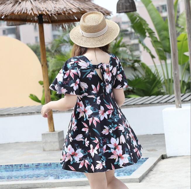 夏水着 ビッグサイズ 花柄 大人可愛い 保守 体型カバー 露出控えめ 送料無料 150kg着られる Vネック 半袖 ハイウエスト 胸パット付き パンツ付き 女性水着 ママ水着 着痩せ 夏 海旅行 デート 海辺 海水浴 温泉 ビーチ 海の日 デート 砂浜