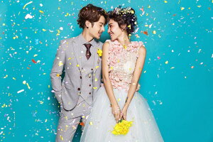 【3点セット】韓国風 ジャケット パンツ ズボン 花婿スーツ 撮影用 カラースーツ 成人式 ビジネススーツ 宴会 メンズスーツ 男性 カジュアルスーツ セットアップ スーツセット 細身 紳士服 フォーマルスーツ 無地 セレモニースーツ 通勤 デート 入社 パーティー ライトグレーバーゲン