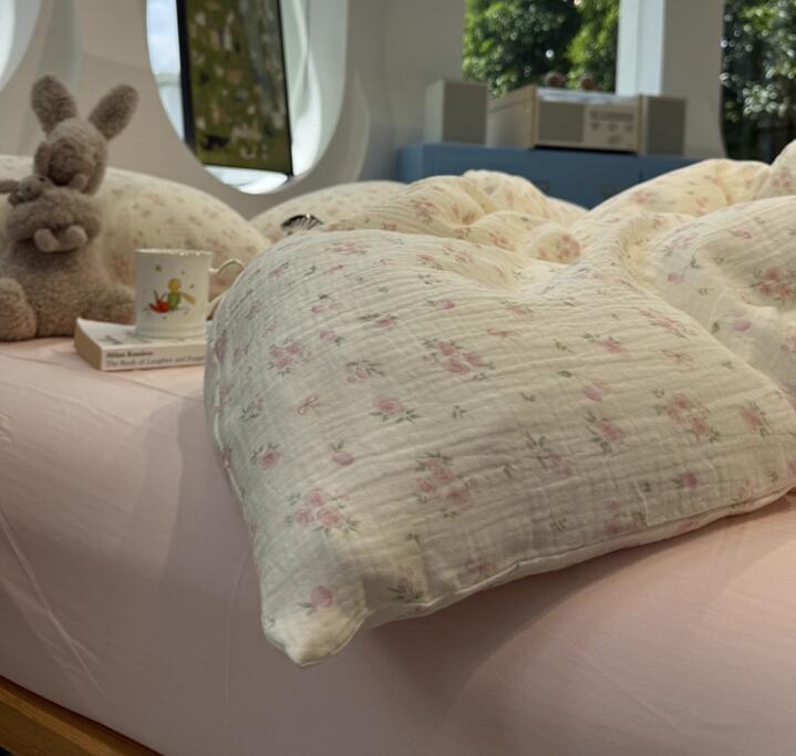 商品名 布団カバーセット 素材 コットン セット内容 3点セット：布団掛けカバー*1、フラットシーツ*1、ピローケース*1 4点セット：布団掛けカバー*1、フラットシーツ*1、ピローケース*2 カラー 写真通り 通用季節 四季通用 通気性 ...