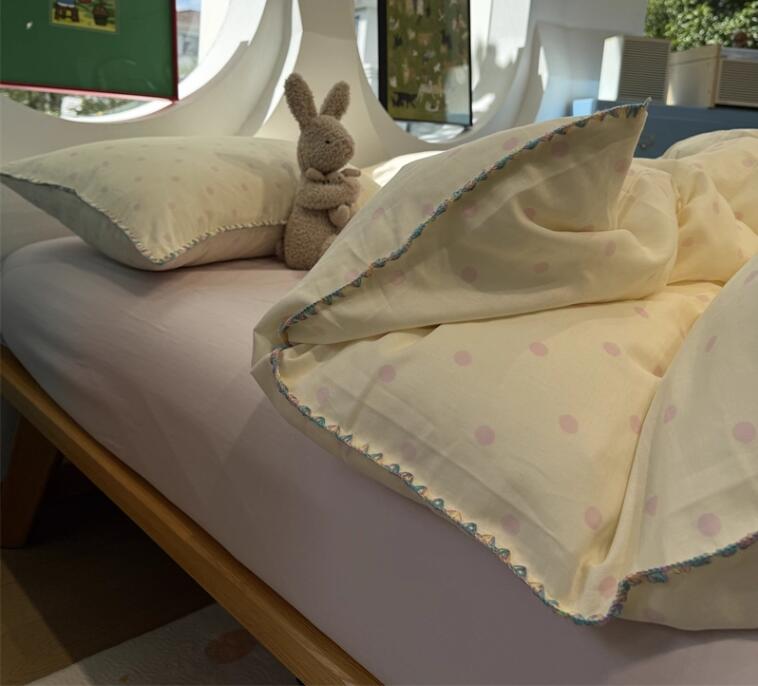 送料無料 寝具カバーセット 掛け布団カバー 布団カバーセット フラットシーツ/ボックスシーツ韓国風 防菌防カビ 洗える 花柄 四季通用 3/4点セット シングル セミダブル ダブル 枕カバー 肌触り良い 柔らか 吸湿 通気 綿100％ ドット柄 ピンク 1.2m/1.5m/1.8m/2.0m