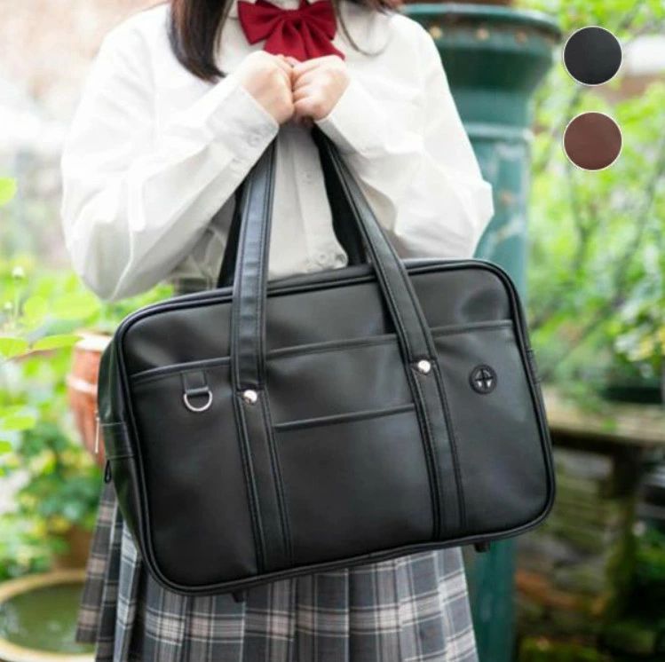 ■商品名：トートパック（ポンポン付き） ■素材 PU ■サイズ(cm) 40*26*12cm ■カラー ブラウン、ブラック ■生産国 中国 注意点 ●生産時期により、色・サイズ・デザインが多少が異なる場合がございます。あらかじめ御了承下さい。 ●サイズ表記は手作業にて行っておりますので、実物と若干の誤差が生じる場合があります。 ●商品写真はできる限り実物の色に近づけるよう徹底しておりますが、お使いのモニター設定、お部屋の照明等により実際の商品と色味が異なる場合がございます。 ●発送上の状態によって商品がシワになる場合がございます。予めご了承くださいませ。 ●当商品は機械による生産の過程上、どうしても「生地を織る際の糸の継ぎ目」や多少の「ほつれ」、生地の織りに他繊維が「混紡」しているなどが生じている場合がございますが、品質上の問題ではございません。 ●多少縫製があらいもの、シワ・糸クズが多い場合、素材表示が実際と異なるものが付いている場合がございます。 ●輸入品となりますので多少の傷、汚れ、縫製時の乱れがある場合がございます。 ●商品によっては染料の性質上、汗や摩擦により、色落ちしたり他に色移りすることがありますので、ご注意ください。 ●色の違う物と一緒につけ置きや洗濯をしないで下さい。 ●生地の特性上、匂いが強く感じられるものもございます。数日のご使用や陰干しなどでほとんど感じられなくなります。 ●商品により、色落ち・色移りがある場合がございます。 ●漂白剤の使用はお避け下さい。