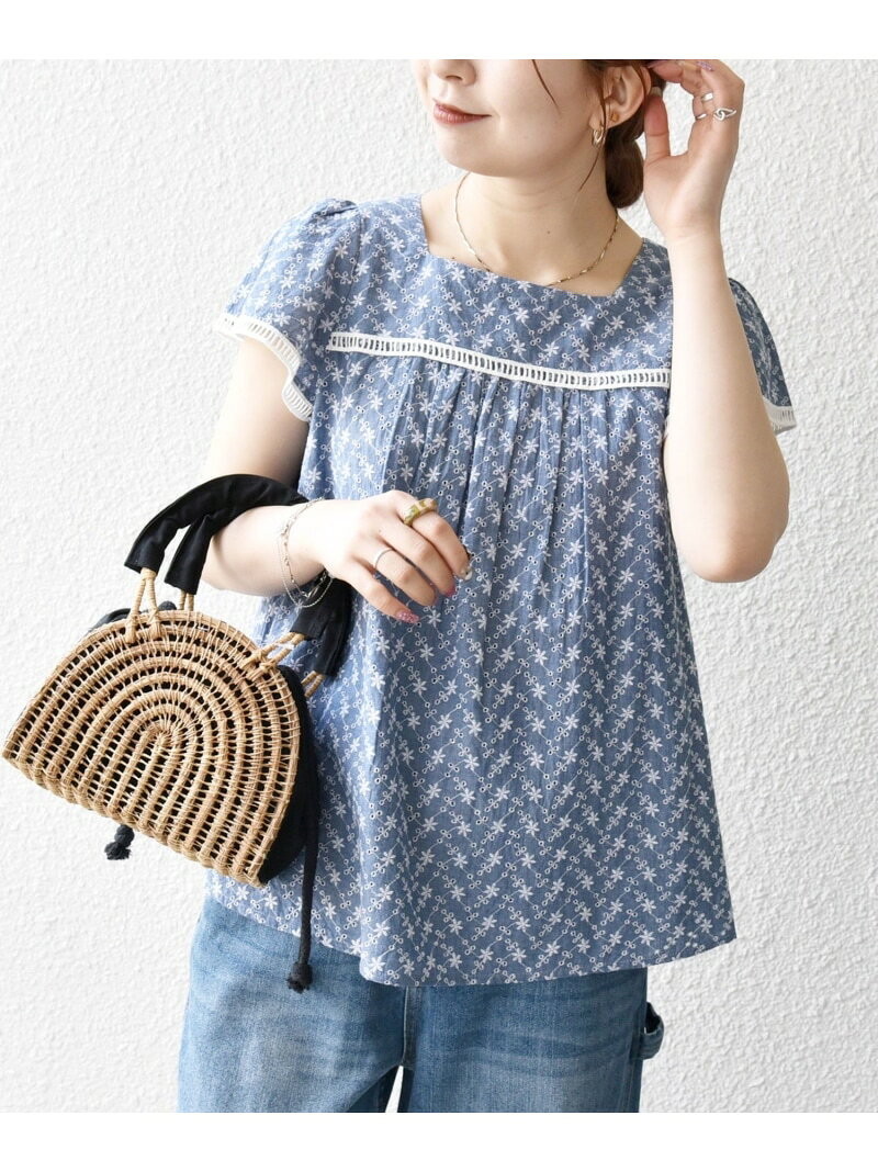 【SALE／50%OFF】SHIPS any:＜洗濯機可能＞エンブロイダリー シャンブレー フレア ギャザー ブラウス SHIPS any シップス トップス シャツ・ブラウス ホワイト ブルー【RBA_E】【送料無料】[Rakuten Fashion]