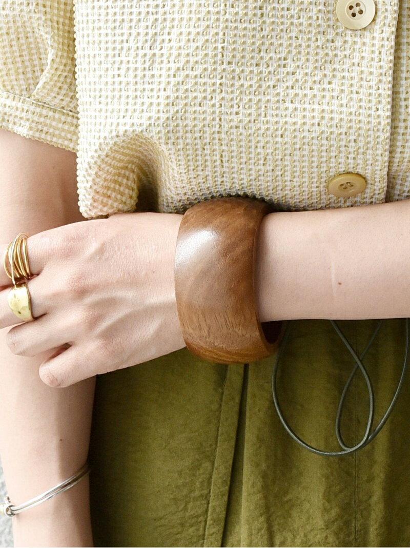 【SALE／70%OFF】SHIPS any: ボリューム ウッド バングル SHIPS any シップス アクセサリー・腕時計 ブレスレット・バングル ブラウン ホワイト【RBA_E】[Rakuten Fashion]のサムネイル