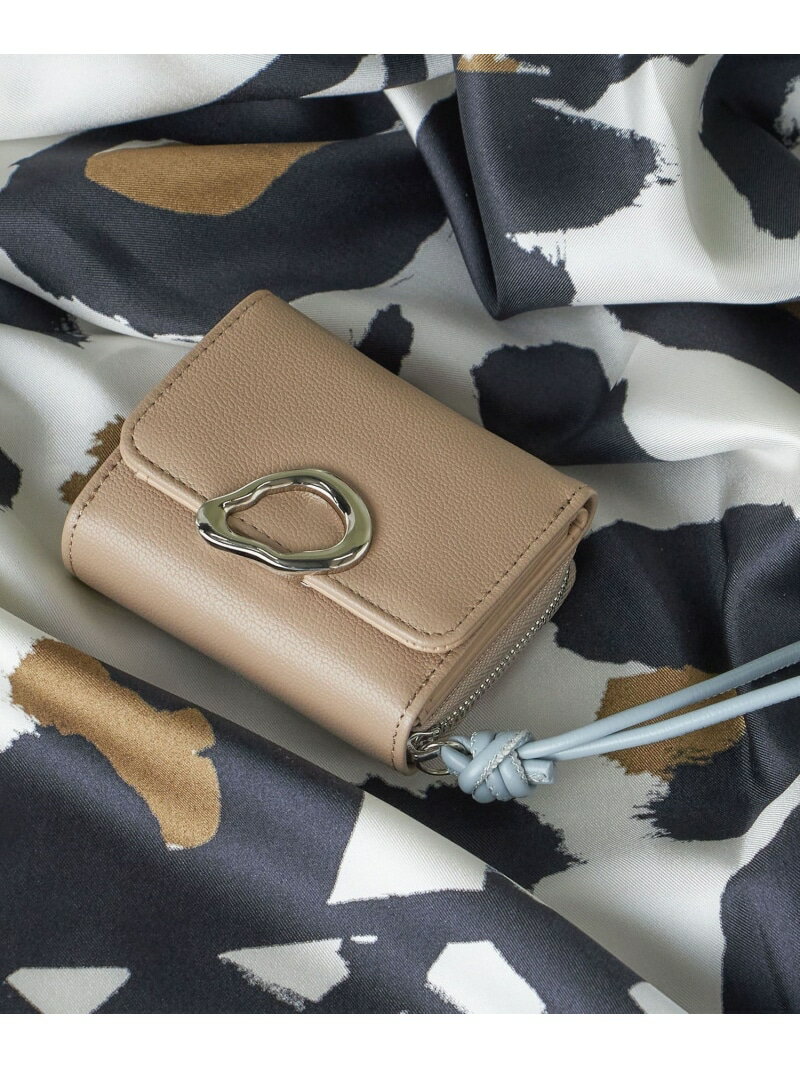 《一部追加予約》* モチーフ バックル ミニ 財布 ◆ SHIPS WOMEN シップス 財布・ポーチ・ケース 財布 シルバー ブラック ブラウン ホワイト【先行予約】*【送料無料】[Rakuten Fashion]のサムネイル