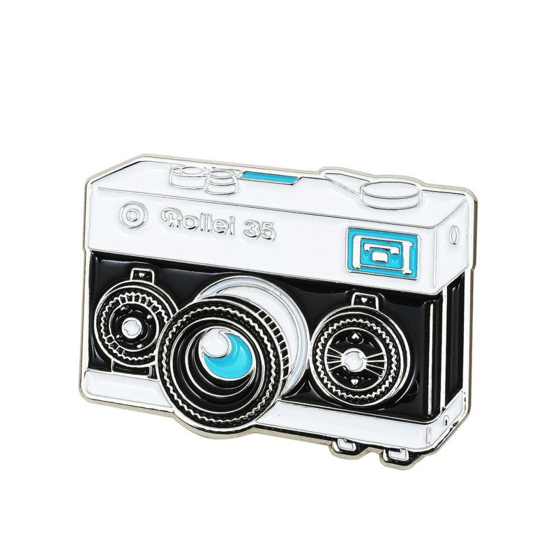 Rollei カメラ型ピンバッジ Rollei35 シルバー