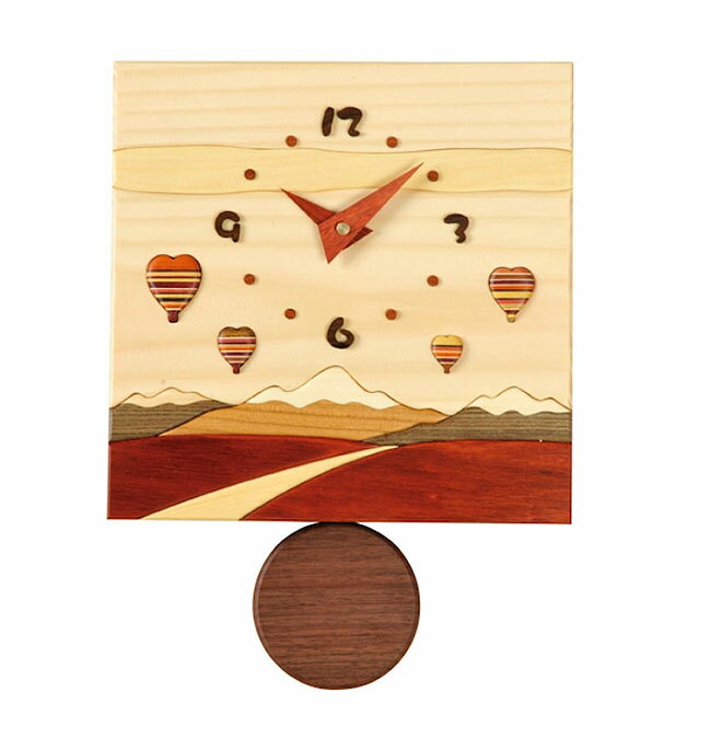 【送料無料】国産品　木製　寄せ木振り子時計　気球壁掛け時計　掛け時計　振り子時計