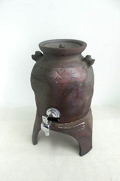 【即納可!!】【送料無料!!】信楽焼　炭化つぼ形　焼酎サーバー容量：約1.8リットル　幅16×奥行16×高さ4..