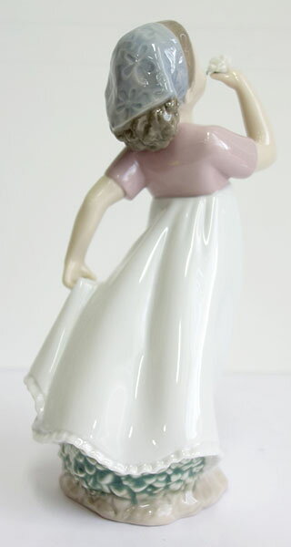 残り1個で終了!!【送料無料!!】【即納可!!】再入荷しました♪スペイン「リヤドロ社」シスターブランドNAOスペイン製　NAO　ナオ　磁器製　優しいかおり