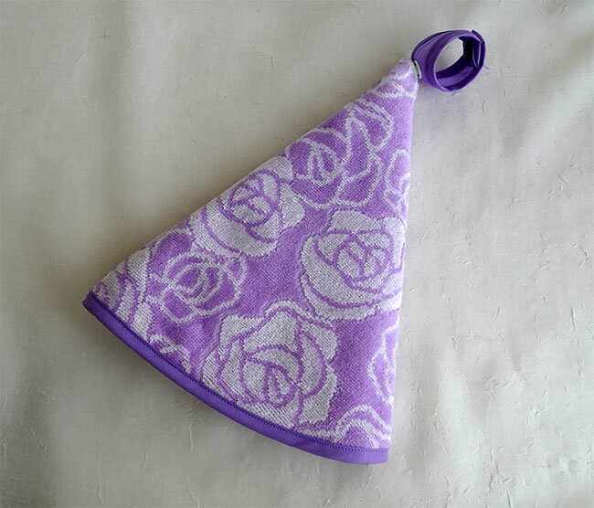 【3,980円(税込)以上お買上げで送料無料】【即納可!!】新入荷しました♪日本製 ドレディール フルール ラウンドタオル ライトパープル 今治タオル ジャガード織タオル サニタリー バラ柄 花柄 おしゃれ ＊ループ・スナップボタン付