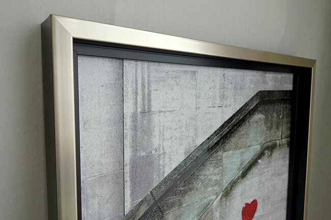 【送料無料】【即納可】新入荷しました♪ 額絵 バンクシー『レッド バルーン』 Banksy BANKSY 絵画 アート インテリア 壁掛けギフト プレゼント [2]
