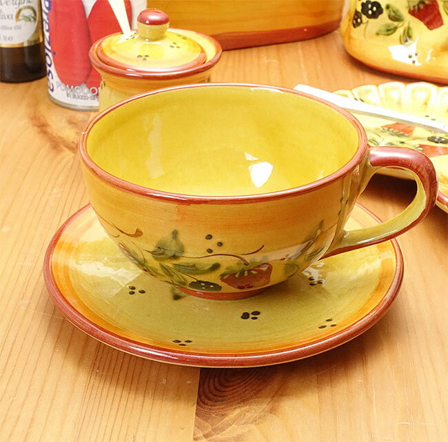【送料無料】ポルトガル製　陶器　BIGカップ＆ソーサー　いちご柄　カップ＆ソーサー　スープカップ　洋食器　ストロベリー　イチゴ　いちご　ラズベリー　おしゃれ