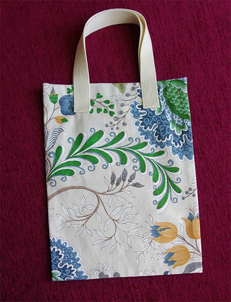 【3,980円(税込)以上お買上げで送料無料】【即納可!!】インテリアShiroyama オリジナル 輸入 ファブリックスペイン製 フラワー 花柄 トートバッグ 手提げバッグ 内ポケット付き [2]