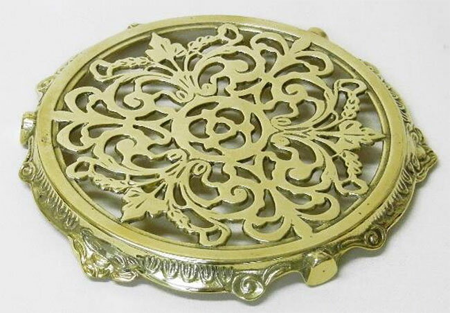 【送料無料】イタリア製　アンティーク調　真鍮　鍋敷き　ナベシキ　なべしき　キッチン用品　ブラス　..