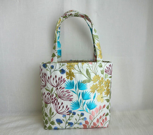 【送料無料】【即納可】インテリアShiroyama オリジナル インド製輸入生地使用　トートバッグ　ミックスフラワー　Sサイズ花柄　輸入ファブリック　手さげバッグ　バッグ　ハンドメイド※接着芯・裏地・内ポケット付き(4)