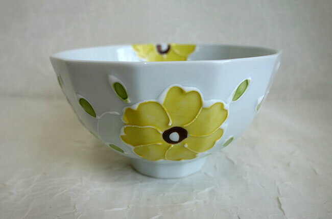 【3,980円(税込)以上お買上げで送料無料】【即納可!!】新入荷しました♪日本製 徳七窯 花 面取り飯碗 黄色飯碗 お茶碗 和食器 食器 キッチン
