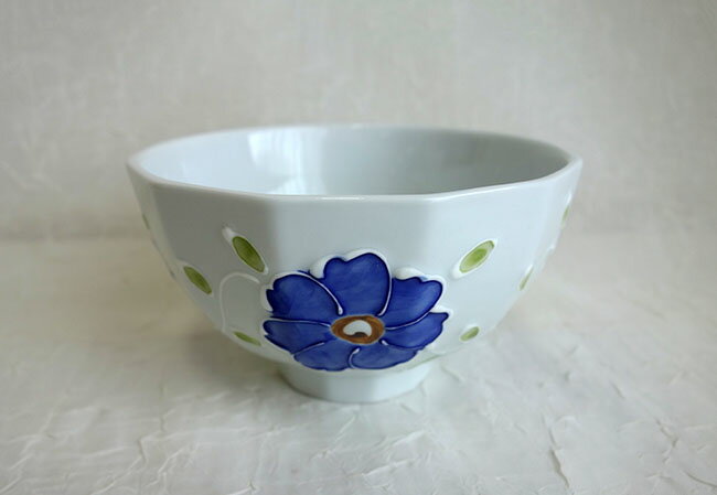 【3,980円(税込)以上お買上げで送料無料】【即納可!!】新入荷しました♪日本製 徳七窯 花 面取り飯碗 青色飯碗 お茶碗 和食器 食器 キッチン