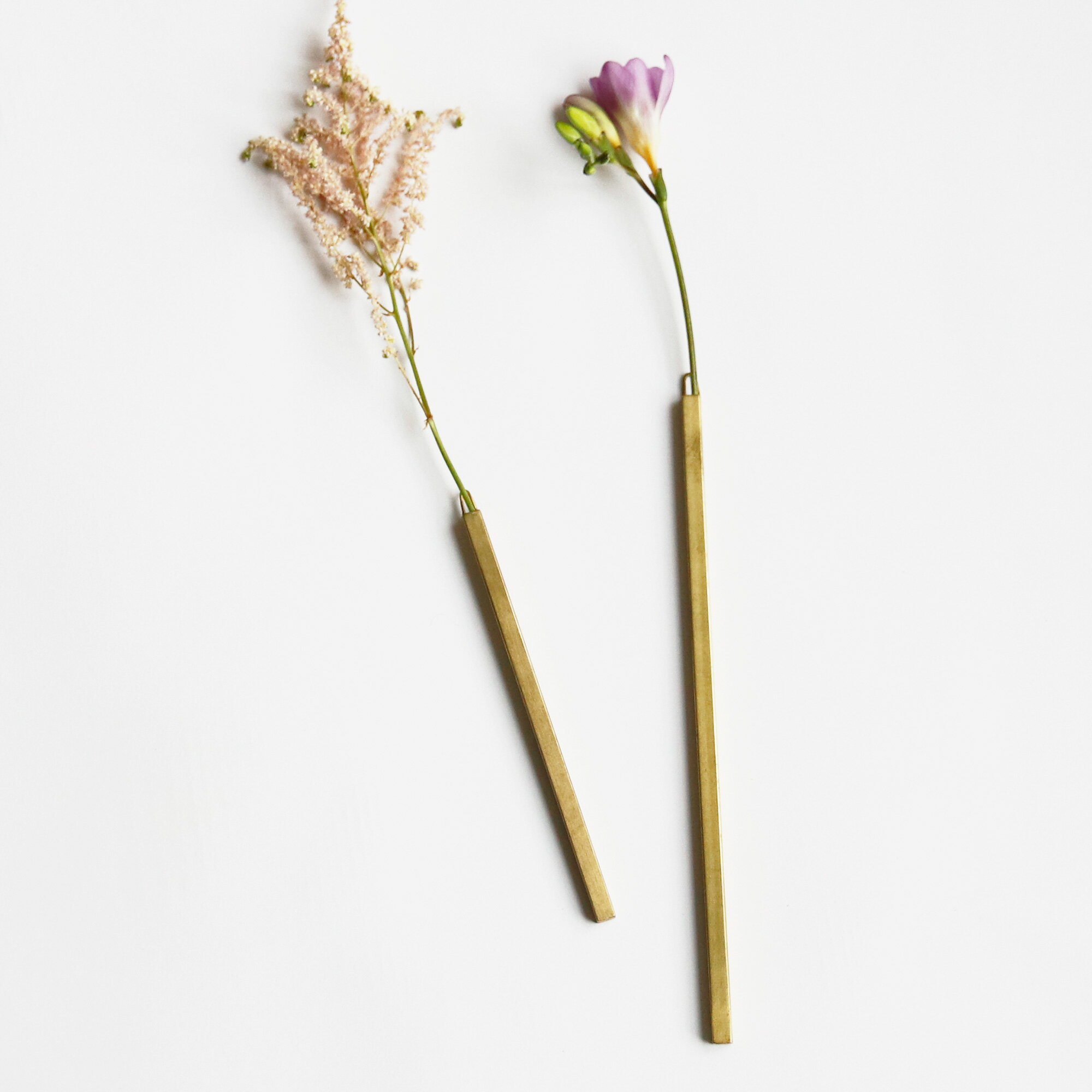 公式 shesay 壁に掛けて使える BRASSのスティックフラワーベース 一輪挿し 高さ20cm 高さ13cm BRASS ブラス 真鍮 フラワーベース 花瓶 壁掛け ドライフラワー 省スペース ハンドメイドのサムネイル