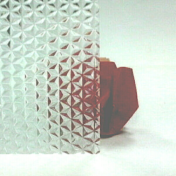 日本製 アクリル板 ピラミッド透明(型板) 厚み3.5mm 600X900mm 縮小カット1枚無料