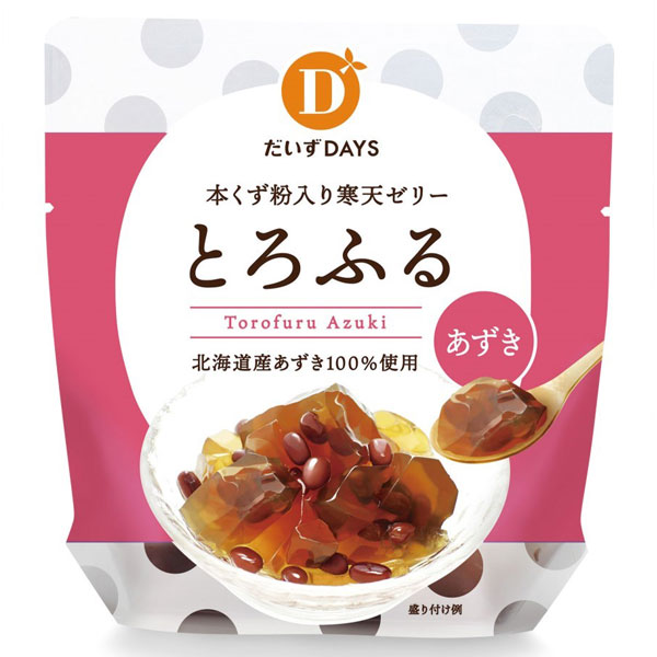 とろ〜り、ふるふる食感が特徴のお豆を味わうヘルシースイーツです。お茶うけにも食後のデザートにも甘さ控えめで、喉ごしのよい寒天デザートです。お好みできな粉をまぶしたり、ミルクや炭酸水に浸してもおいしく召し上がれます。寒天に甘味のある北海道産小豆を合わせ、有機きび糖と本葛を使用したやさしい甘みです。※こちらの商品は賞味期限が2週間以上ある場合は出荷しております。ご了承の上ご注文下さい。商品詳細商品番号ms33494(sg11462、os9696)原材料有機きび糖（有機さとうきび（ブラジル））、小豆、寒天、本葛粉、アセロラ果汁、食塩内容量110g賞味期限製造日より90日販売元株式会社だいずデイズ広告文責有限会社自然館 0957-22-8770【関連ワード】ゼリー,小豆ゼリー,本葛入り豆寒天ゼリー,とろふる,おかし,お菓子,おやつ