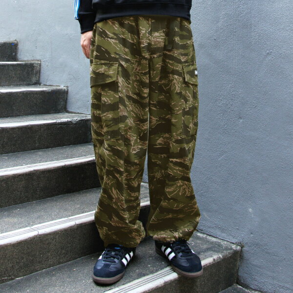 グラソス(GLAZOS)ワイドカーゴパンツのサムネイル