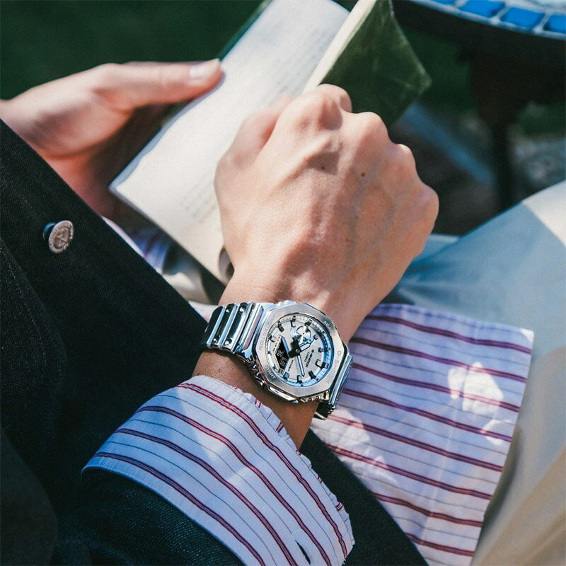 国内正規品 カシオ メンズ G-SHOCK Gショック 腕時計 ウォッチ アナデジ 衝撃に強い 20気圧防水 シルバー メタル クール 送料無料 CASIO GM-2100YM