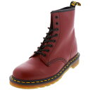 ・商品コード：011316 ・品番：DRマーチン1460Z ・カラー：CR ・素材：SMOOTH革 Dr.Martens 1460 8 EYE BOOT ドクターマーチン 8ホールブーツ 品番：10072600 1960年4月1日に生産ラインに乗った日に由来するコードネームを冠した ドクターマーチンの記念すべきファーストモデル「1460 エイトホールブーツ｣。 ときには慎ましやかなワークブーツ、ときにはサブカルチャーのアイコン。 時代を象徴するファッションアイテムとして、スタイリストからスケーター、パンクスから詩人、 ロッカーズからルードボーイズまで、多種多様な人々に愛されています。 このドクターマーチンの定番ブーツには、イエローのウェルトステッチを施しています。 また、履き口にはブランドのロゴが入ったヒールループを取り付けており、ドクターマーチンのDNAを表しています。 アッパーにはソフトな感触のスムースレザーを使用して、履き心地の良いブーツが完成しました。