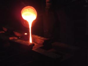 南部鉄器 フライパン ベイクパン 木台・ハンドル付 直火 ih IH 日本製 南部鉄瓶 鉄 南部鉄 おしゃれ 工芸品 伝統工芸 国産 鉄器 お土産 贈り物 プレゼント ギフト 鉄分補給 キャンプ スタイリッシュ 調理器具 アウトドア ソロキャンプ 鍋 鉄鍋 及精鋳造所 貧血予防 shoendo-10000639 匠縁堂 サンプル画像2
