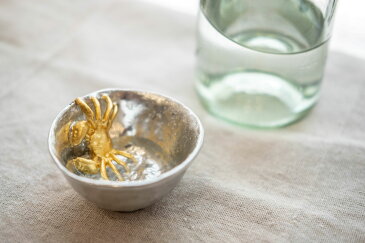 錫 ぐい呑み ぐい呑 ぐいのみ ぐい飲み おちょこ お猪口 蟹 金 純錫 おしゃれ オシャレ かっこいい かわいい まろやか 高級感 プレゼント ギフト 贈り物 おいしい インテリア 金箔 酒 日本酒 カニ 酒器 盃 国産 日本製 伝統工芸 美味しい 宅飲み 家飲み スズ すず 抗菌