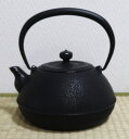 南部鉄器 鉄瓶 南部鉄瓶 優 1.1L IH やかん ヤカン 日本製 急須 直火 金気止め 大容量 南部鉄 鉄分補給 おしゃれ 茶器 コーヒー 茶瓶 オシャレ ...