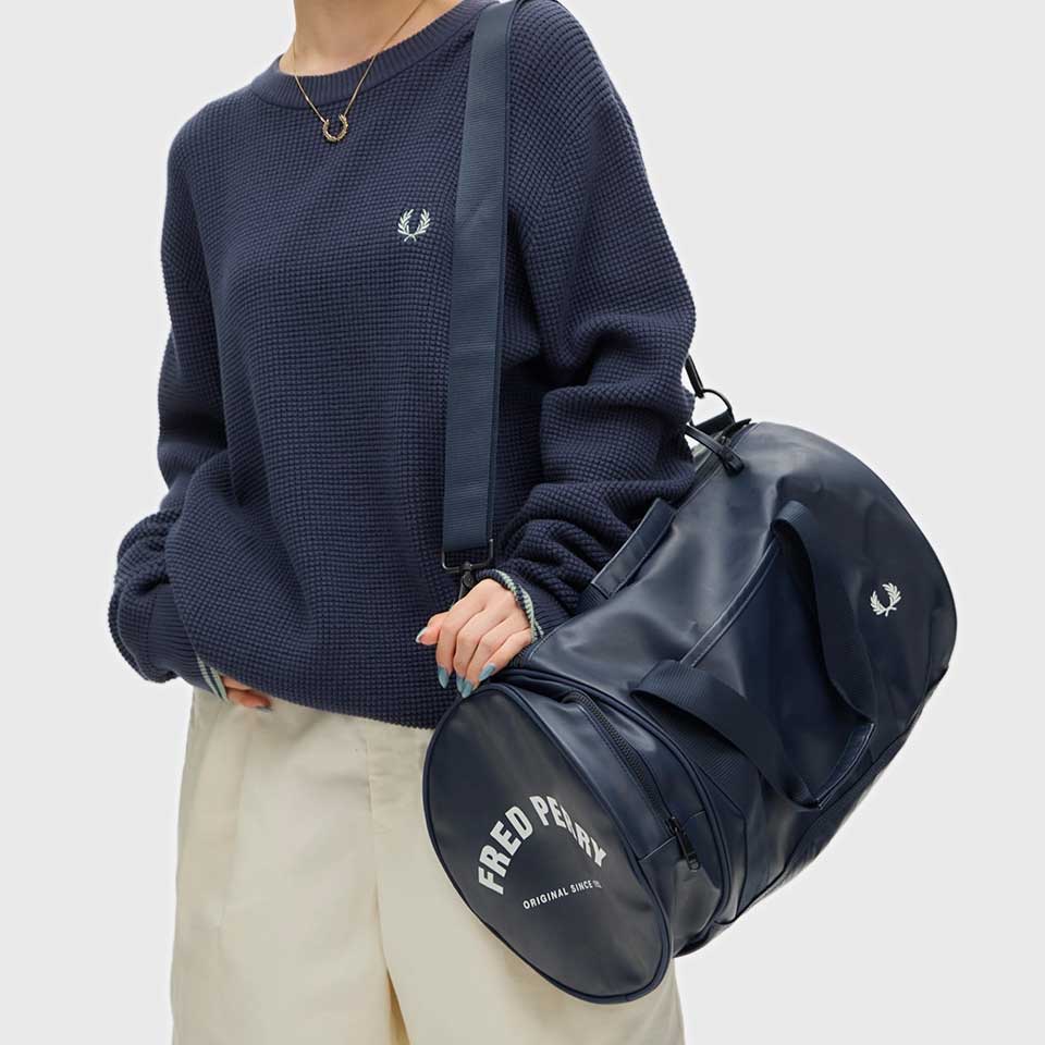 フレッドペリー バッグ FRED PERRY Tonal Classic Barrel Bag L7260 608（NAVY） バレルバッグ ドラムバッグ ボストンバッグ