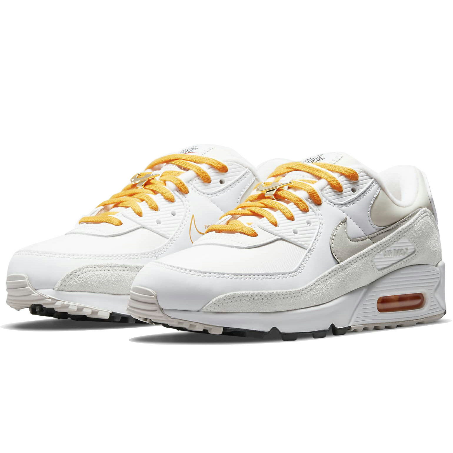 ナイキ エア マックス 90 SE NIKE W AIR MAX 90 SE ホワイト/ユニバーシティゴールド/セイル/ライトボーン DA8709-100のサムネイル