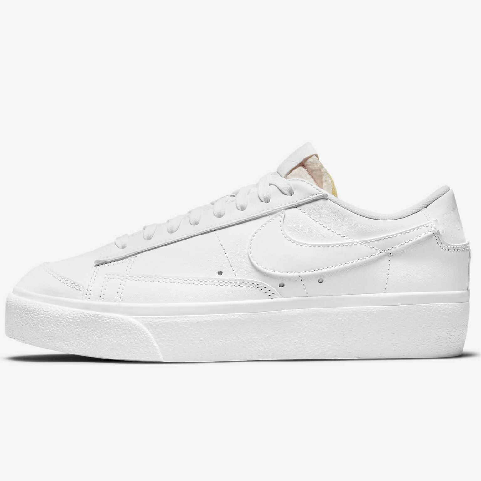 ナイキ ブレーザー ロー プラットフォーム NIKE W BLAZER LOW PLATFORM ホワイト/ホワイト/ブラック/ホワイト DJ0292-100 ナイキジャパン正規品