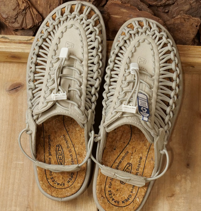 樂天商城 - 【最大100%ポイントバック】【先着で限定プレゼント】KEEN キーン レディース サンダル ユニーク ツー コンバーチブル [1028668] UNEEK II CONVERTIBLE 靴 スライドサンダル キャンプ アウトドア Plaza-Taupe/Plaza-Taupe 正規取扱店