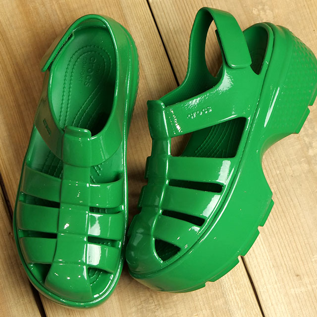 クロックス crocs レディース サンダル ストンプ フィッシャーマン ハイシャイン サンダル （ ...