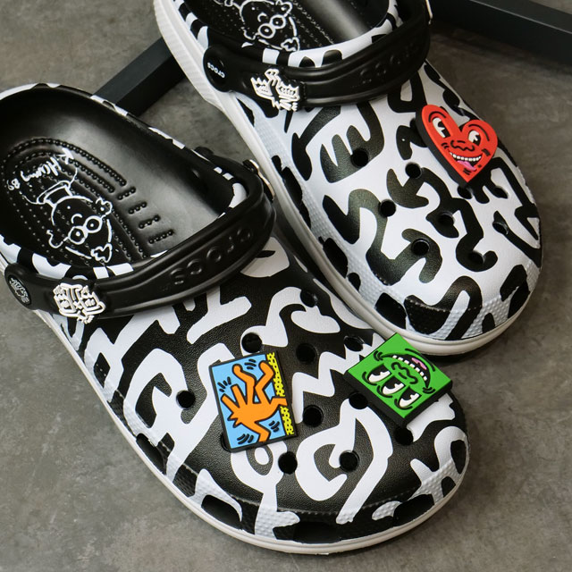 クロックス crocs へリング クラシック クロッグ （209488-001 SS24） Haring Classic Clog メンズ・レディース EVAサンダル キース・へリング コラボ Black