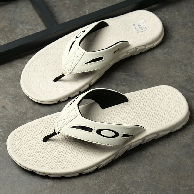 オークリー Oakley メンズ オペラティブ サンダル 2.0 [13477-100] OPERATIVE SANDAL 2.0 靴 ビーチサンダル トングサンダル 白 WHITE 正規取扱店