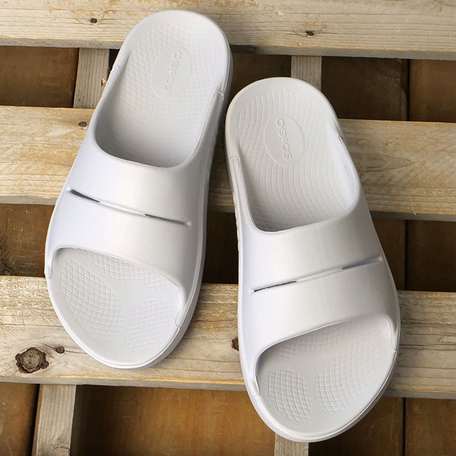 【最大100%ポイントバック】【6か月保証】ウーフォス OOFOS リカバリーサンダル ウーアー [2000020204261 SS26] OOahh メンズ・レディース ユニセックス 靴 疲労回復サンダル スライドサンダル グレー Moonstone 正規取扱店