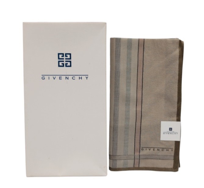 未使用 ジバンシー ハンカチ メンズ　レディース スカーフ　ベージュ カーキ scarf ロゴ 綿　100％　コットン　ジバンシィ GIVENCHY 【中古】