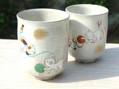 【京焼清水焼】粉引湯呑手まり猫夫婦湯呑