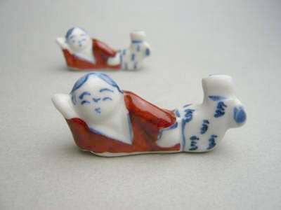 京焼 清水焼 唐子の箸置き（赤）　単品のサムネイル