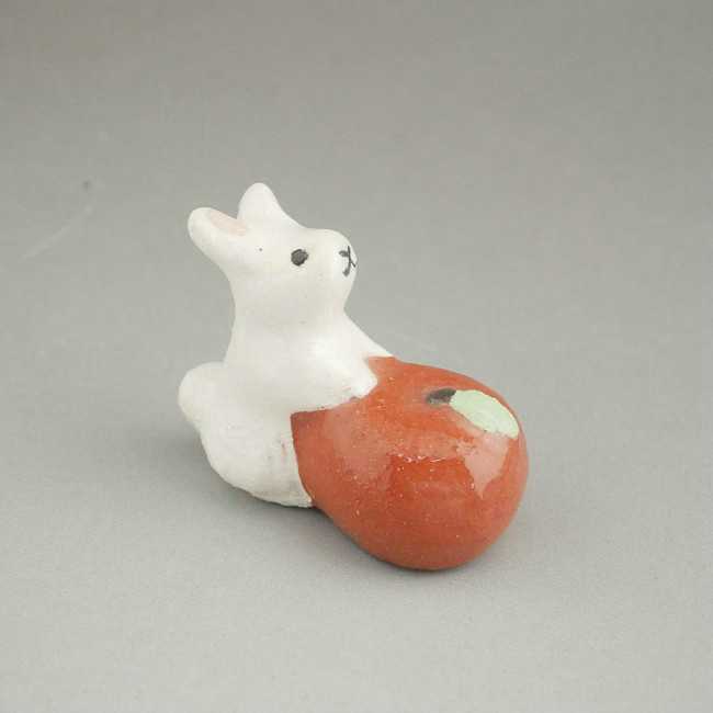 京焼 清水焼 うさぎにリンゴ箸置き　楽入単品