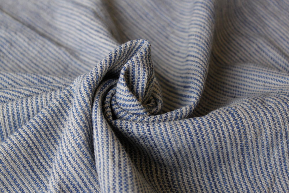 綿生地　品番　EK-134(101) 幅67cm（手紡ぎ、草木染の手織り布）縦縞コットンナチュラル素材です。ハンドメイドにどうぞ。