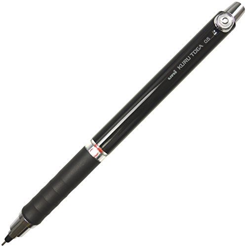 ・ブラック M56561P.24・・PatternName:単品Color:ブラック・芯径0.5mm・重量: 11.8g・サイズ : 軸径 10.5mm ×厚さ 12.4mm ×全長 146mm・種類: 単品説明 【芯が回ってトガリ続けるシャープペン】 シャープペンの芯先に初めて注目して、新開発した自動芯回転機構「クルトガエンジン」を搭載したシャープペン、ラバーグリップ付です。 芯が回ってトガり続けることで、文字が太らないシャープペンシル「クルトガ」。 長時間の筆記でも、芯が片減りすることもありませんので、文字にムラがなく書けます。