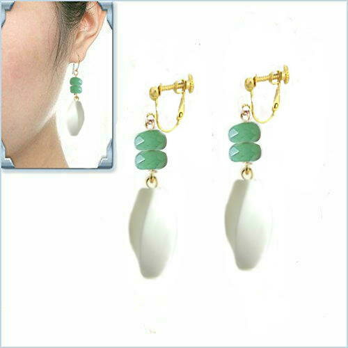 ホワイトストーンイヤリング グリーン インド翡翠 ゴールド　ホワイトオニキス ツイスト イアリング