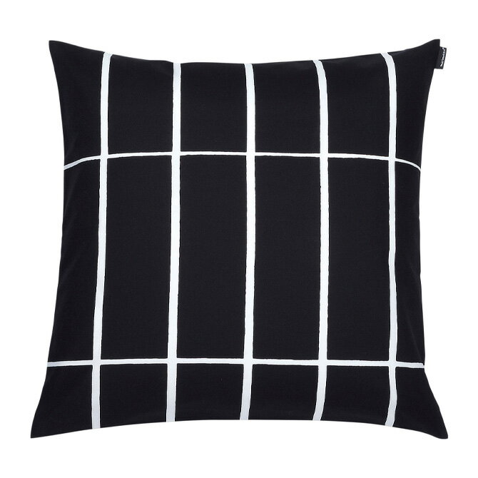 マリメッコ marimekko ティイリスキヴィ クッションカバー 50x50cm （ブラック×ホワイト） 072428 910 Tiiliskivi Cushion Cover 黒 白 モノトーン ファブリック インテリア おしゃれ かわいい 北欧 プレゼント ギフト対応 【送料無料（一部地域除く）】