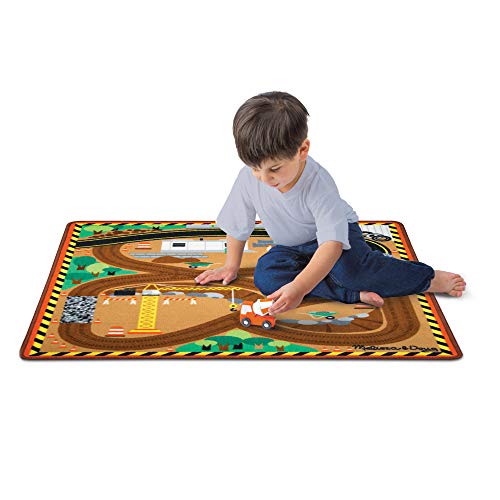 メリッサ&ダグ おもちゃ 知育玩具 Melissa & Doug Melissa & Doug Round the Construction Zone Work Site Activity Play Rug With 3 Wooden Trucks (39" x 36")メリッサ&ダグ おもちゃ 知育玩具 Melissa & Doug