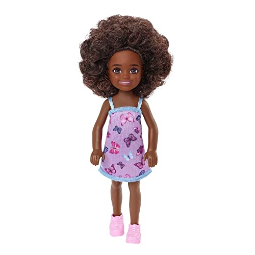 バービー バービー人形 Barbie Chelsea Doll (Curly Brunette Hair) Wearing Butterfly-Print Dress and Pink Shoes, Toy for Kids Ages 3 Years Old & Upバービー バービー人形