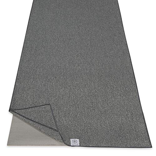 ヨガマット フィットネス Gaiam Yoga Towel - Mat Sized Active Dry Non Slip Moisture Wicking Sweat Absorbent Microfiber Hot Yoga Towel for Women Men Stay-Put Corner Pockets (70 Long x 26 Wide), Greyヨガマット フィットネス