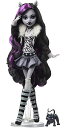 モンスターハイ 人形 ドール Monster High Doll, Clawdeen Wolf in Black and White, Reel Drama Collector Doll, Doll-Size and Life-Size Posters, Horror Flick Theme, Toys and Gifts, Multicolor (HKN28)モンスターハイ 人形 ドール